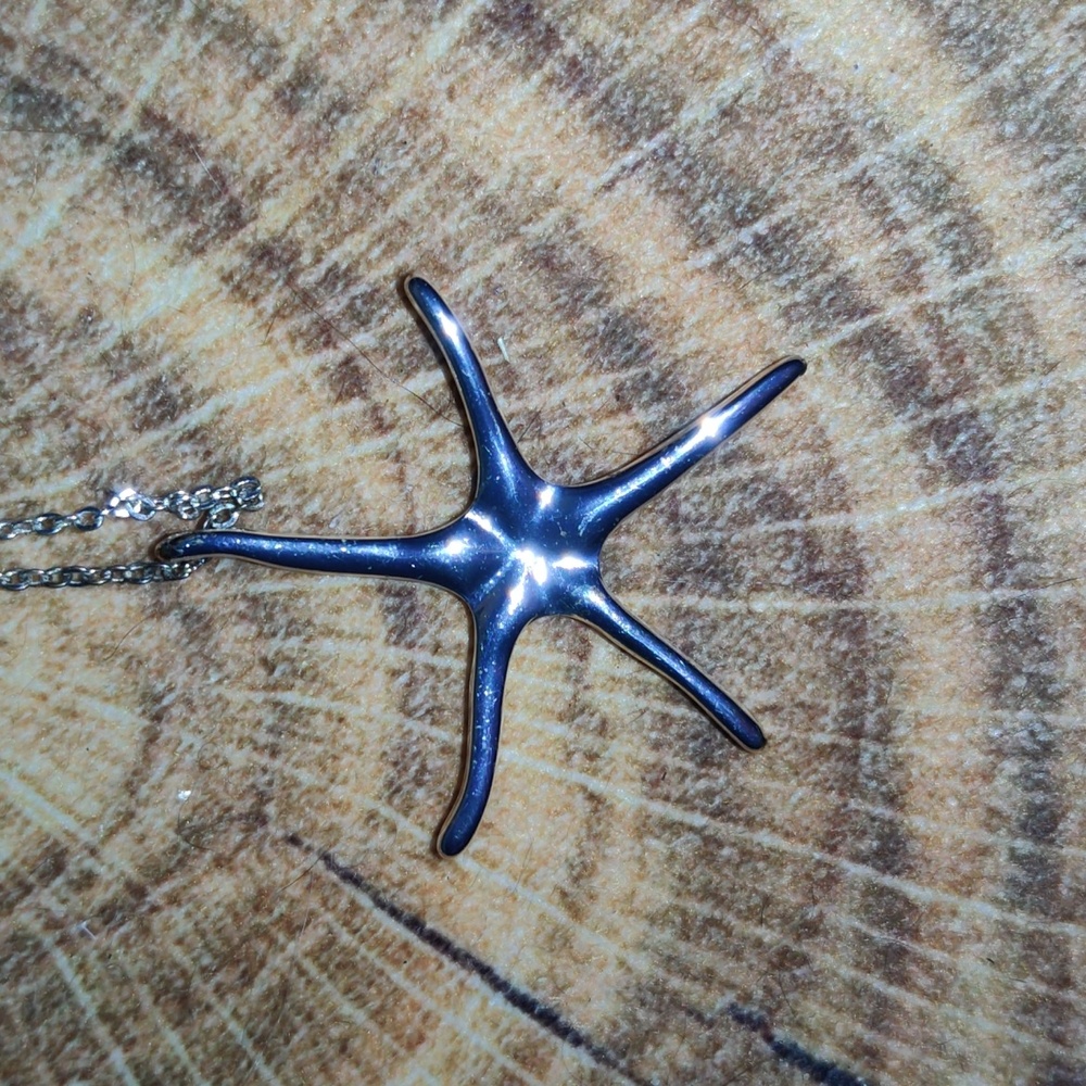 Silvertone Starfish Necklace